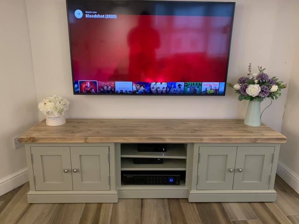 6ft farmhouse tv 1